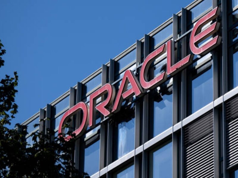 Американський техгігант Oracle за один день звільнив 30 тисяч осіб