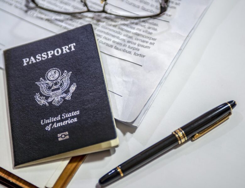 Американці по всьому світу масового відмовляються від громадянства – ЗМІ