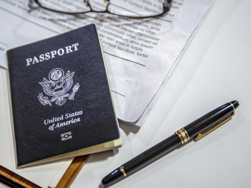 Американці по всьому світу масового відмовляються від громадянства – ЗМІ