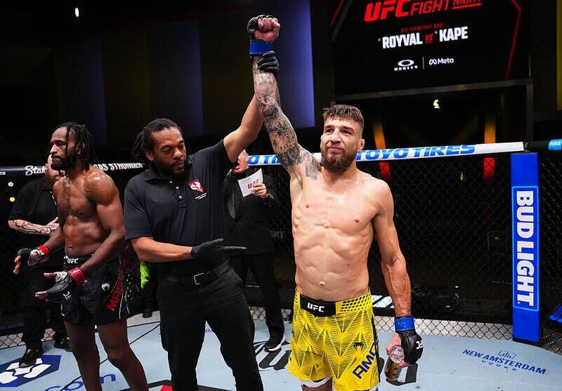 Амосов дізнався суперника на другий бій в UFC