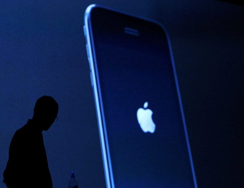 Apple офіційно зупинила платежі в App Store у Росії