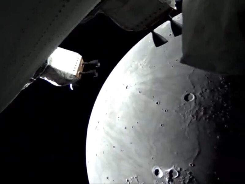 Artemis II сфотографував зворотній бік Місяця і встановив новий рекорд