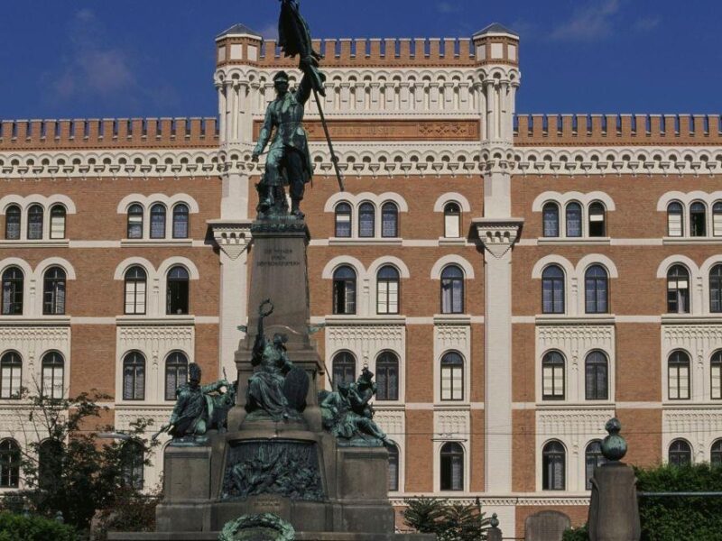 Австрія закрила небо для військових літаків США