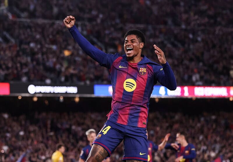 Барселона має намір продовжити оренду вінгера МЮ