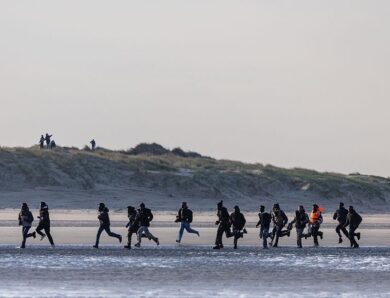 Британія та Франція уклали нову угоду про стримування потоків нелегалів