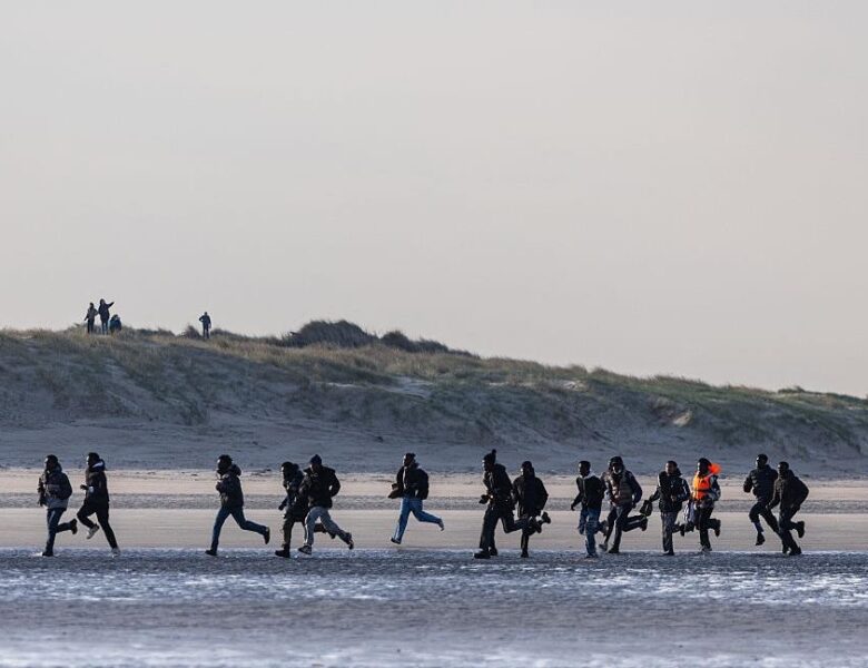 Британія та Франція уклали нову угоду про стримування потоків нелегалів