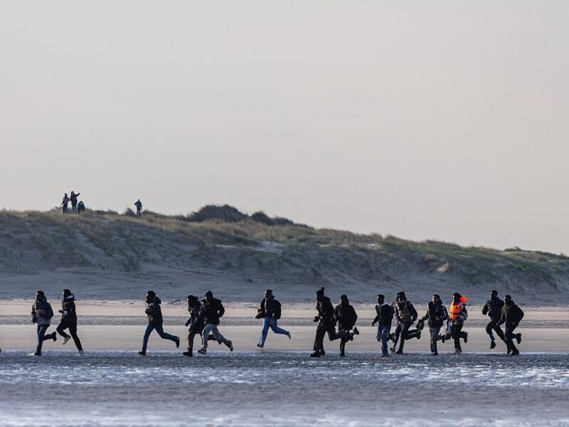 Британія та Франція уклали нову угоду про стримування потоків нелегалів