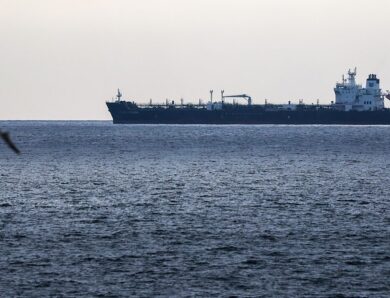 Через Ормузьку протоку пройшов російський танкер