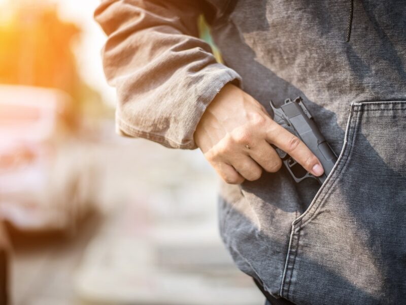 Чоловік відкрив стрілянину у Хмельницькому