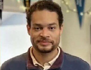 Чоловік, який відкрив вогонь на заході з Трампом, виявився вчителем