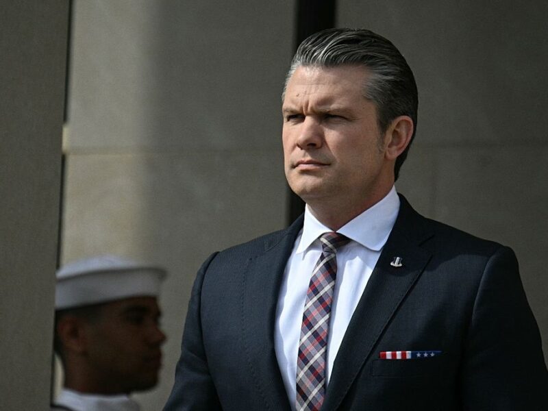 Демократи США ініціюють імпічмент глави Пентагону