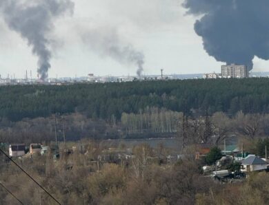 Дрони спричинили пожежу на Сизранському НПЗ в РФ