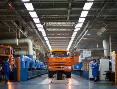 Два автогіганти РФ заглиблюються у кризу – розвідка