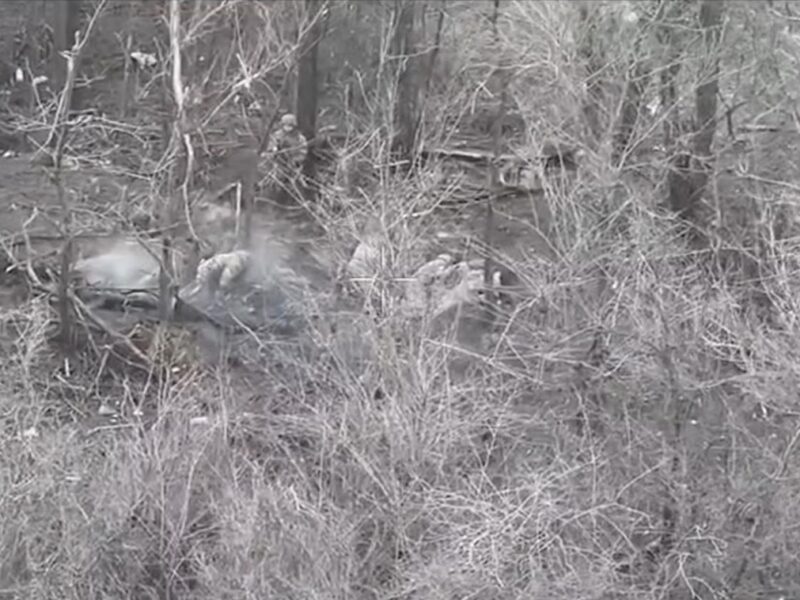 Двоє бійців ЗСУ взяли в полон вісьмох окупантів