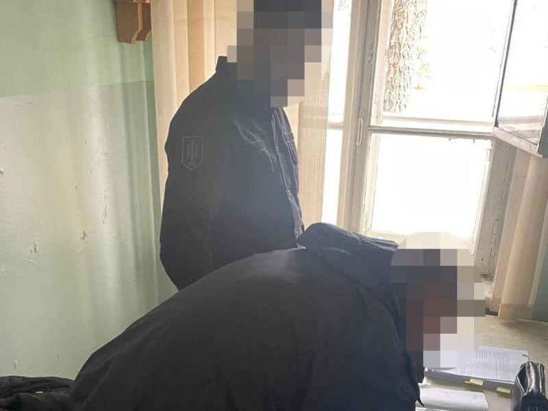 Експравоохоронець ошукав військового на 600 тисяч