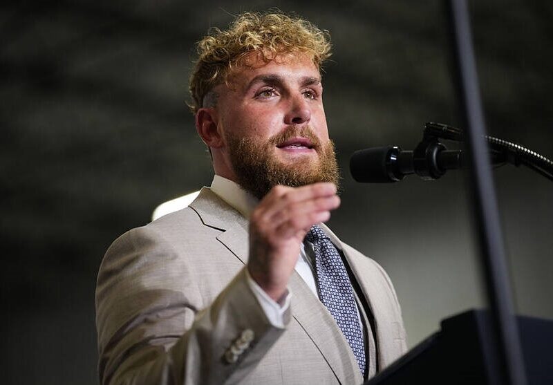 Екссуперник Джошуа розглядає можливість бою з Усиком