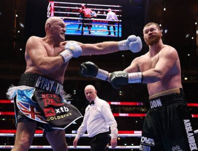 Ф&rsquo;юрі тріумфально повернувся, не залишивши шансів росіянину