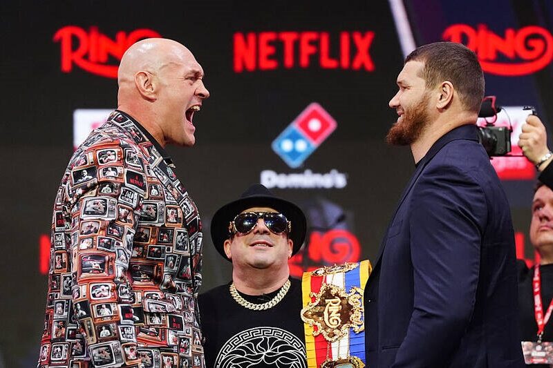 Ф’юрі та Махмудов зійшлися в битві поглядів