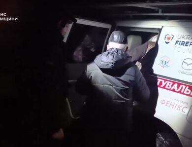 Рятувальники евакуювали жінку та чоловіка зі Зноб-Новгородської громади