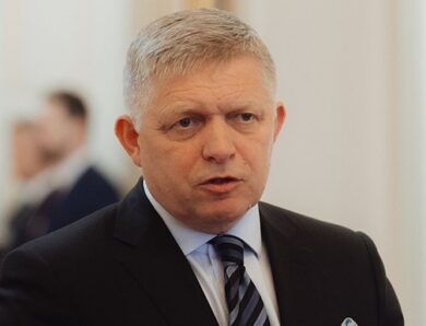 Фіцо зібрався на парад у РФ, однак Литва і Латвія закрили для нього небо