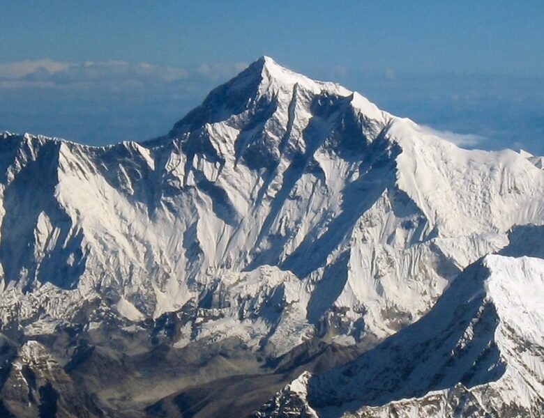 Гідів на Евересті звинуватили в отруєнні туристів