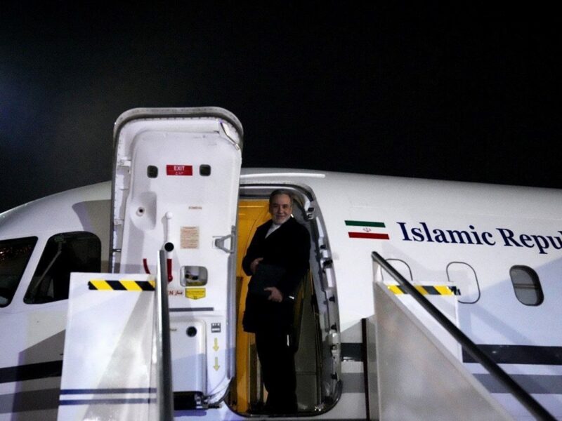 Голова МЗС Ірану вирушив у Москву, говорити з Путіним