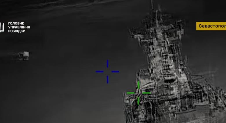 ГУР показало ураження кораблів РФ у Криму