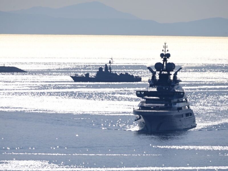 Іран пропустив яхту російського олігарха через Ормуз