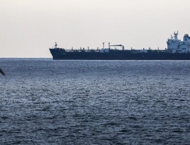 Іран заявив, що не відмовиться від контролю над Ормузькою протокою