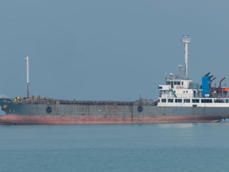 Іранські танкери з нафтою навчилися обходити блокаду США – ЗМІ