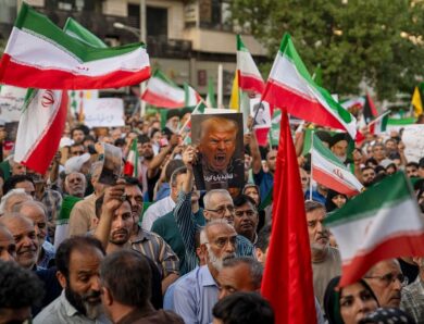 Іранці утворять “живі ланцюги” навколо електростанцій