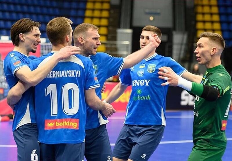 ХІТ уперше в історії клубу затягує чемпіонську пісню