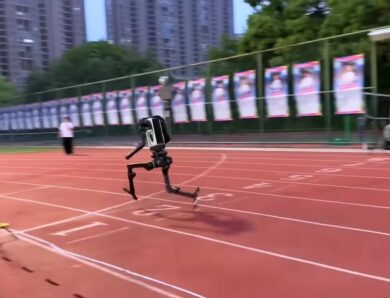 Китайський робот наблизився до рекорду швидкості Усейна Болта