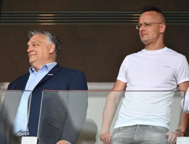 Київ у відповідь на “абсурдні заяви” Орбана запустив Угорське радіо України