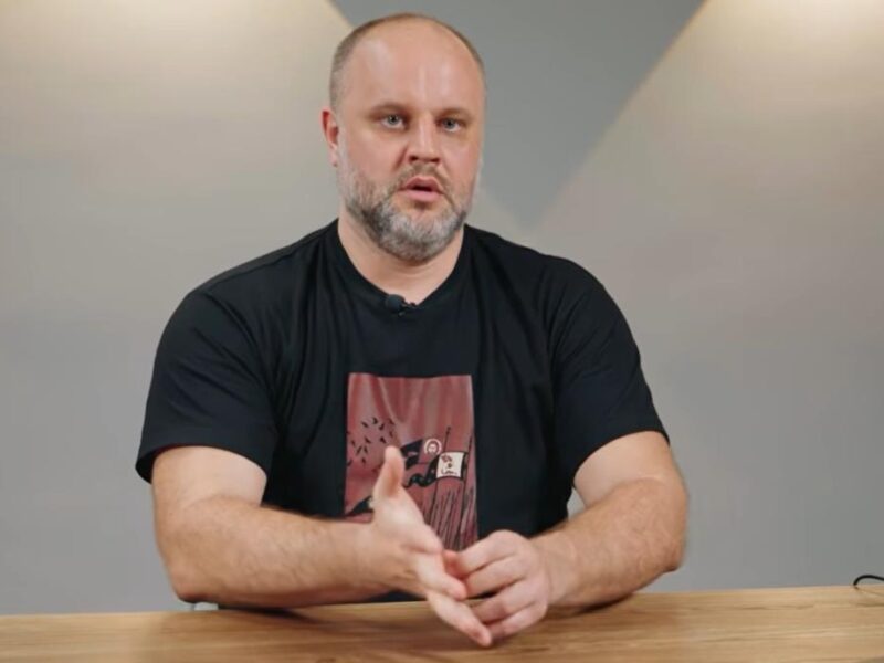 Колишній “народний губернатор ДНР” назвав Путіна “Петрушкою”