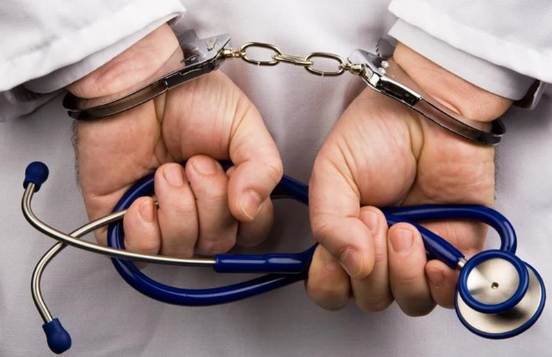 Корупція в медицині: як лікарі обманюють державу та хворих