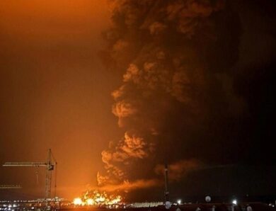 Крим атаують БПЛА: палає нафтобаза