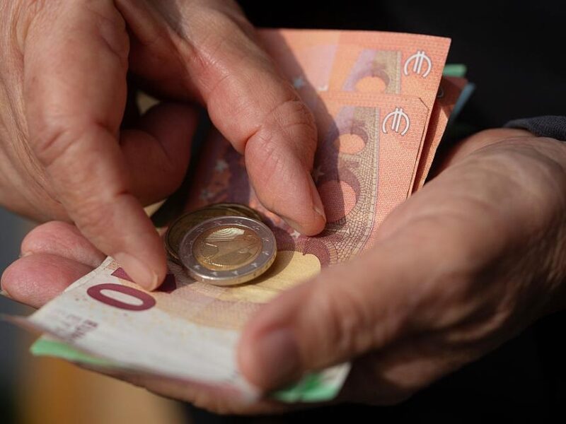 Курс євро злетів до нового рекорду в Україні