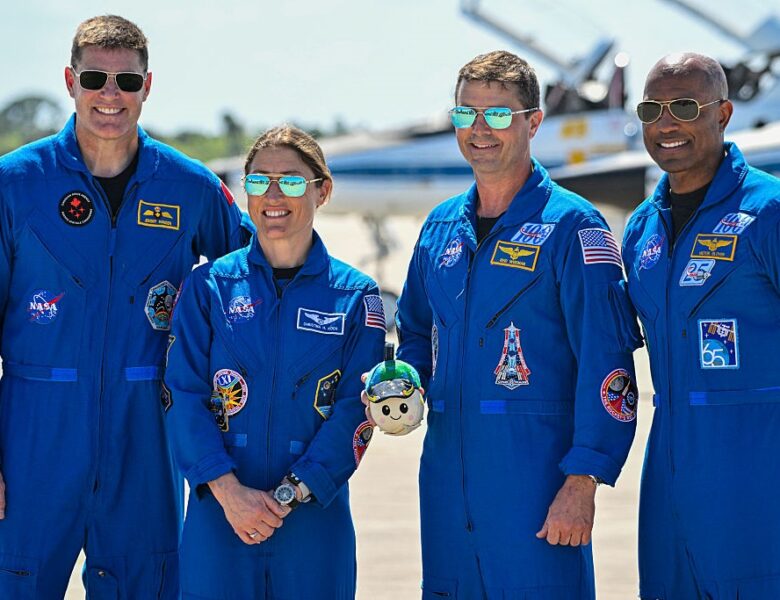 Людина знову летить на Місяць. Місія Артеміда-2