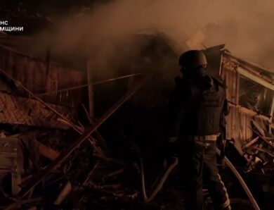 Сумщина: рятувальники ліквідували пожежу, що виникла внаслідок масованої нічної атаки рф