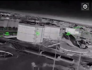 Мадяр показав удари по нафтобазі в Феодосії