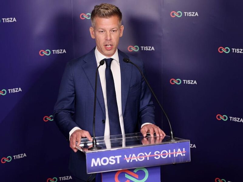 Мадяр розповів, куди зник Сіярто