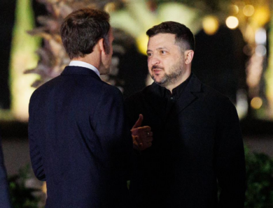 Макрон привітав розблокування кредиту Україну