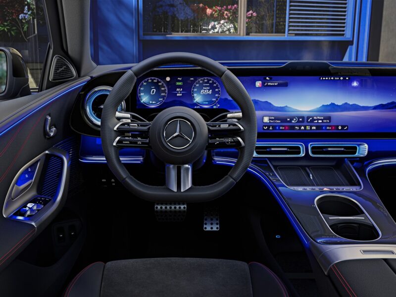 Mercedes-Benz показав салон електричного C-Class перед прем&rsquo;єрою