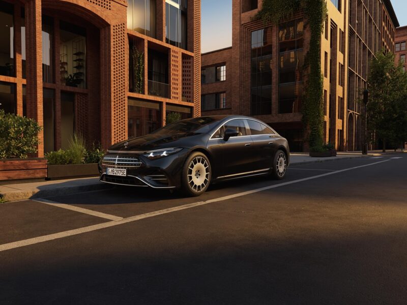 Mercedes-Benz представив оновлений EQS