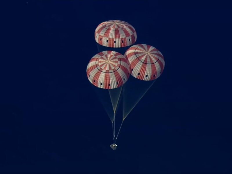 Місія Artemis II повернулася на Землю