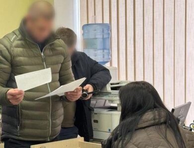 На Черкащині працівниця банку ошукала бабусю загиблого віїна на 1 млн