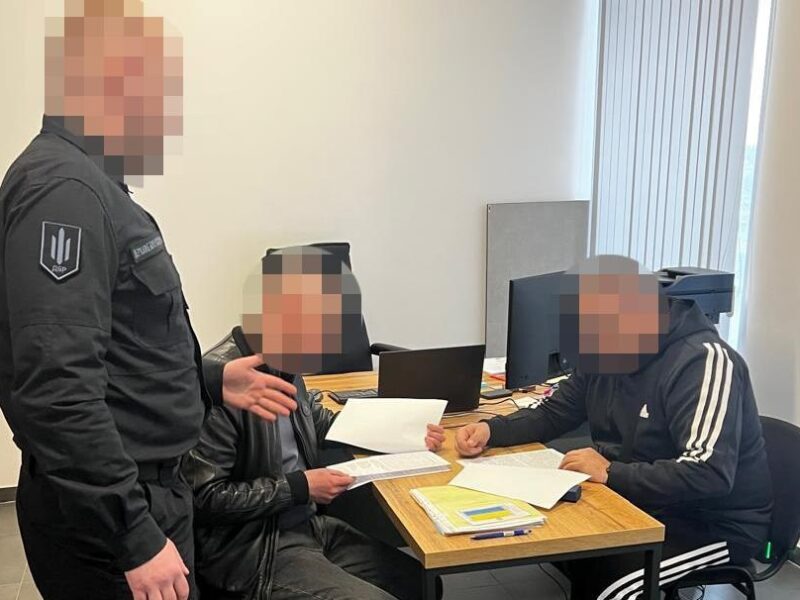 На Дніпропетровщині штабістам виплатили 12 млн “бойових”