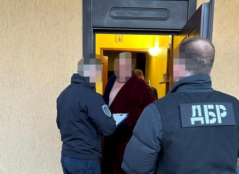 На Хмельниччині чоловік за гроші “знімав з розшуку” ухилянтів