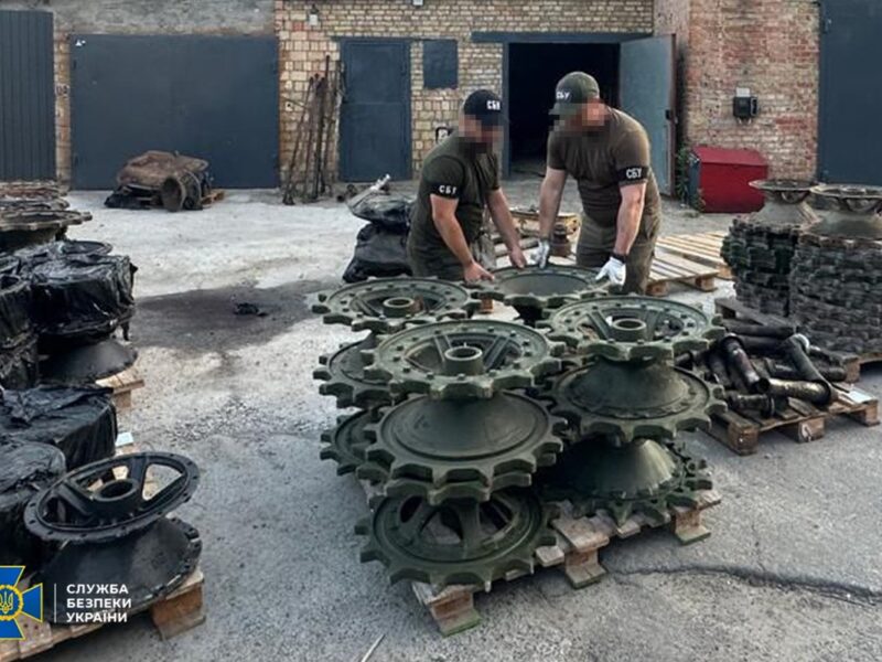 На потреби ЗСУ передали вилучені запчастини для бронетехніки на 20 млн